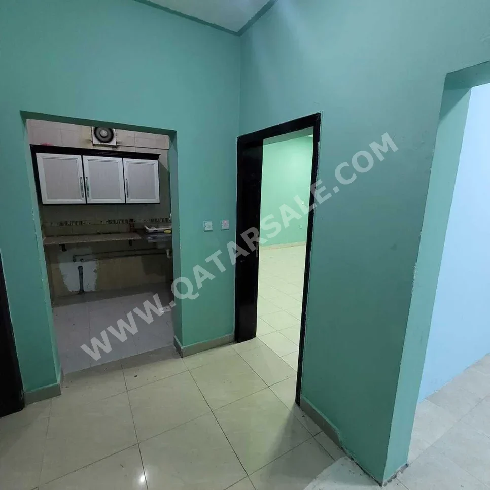 1 Bedrooms  Apartment  For Rent  in Al Rayyan -  Umm Al Seneem  Not Furnished