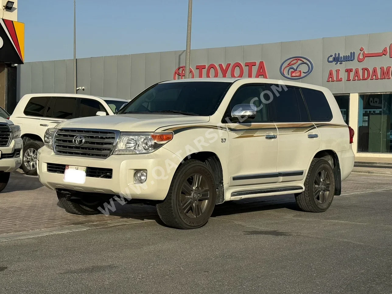 Toyota  Land Cruiser  VXR  2011  Automatic  253٬000 Km  8 Cylinder  Four Wheel Drive (4WD)  SUV  White