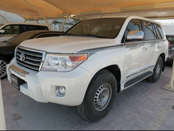 Toyota  Land Cruiser  GXR  2013  Automatic  436,000 Km  8 Cylinder  Four Wheel Drive (4WD)  SUV  White