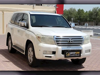 Toyota  Land Cruiser  VXR  2011  Automatic  475,000 Km  8 Cylinder  Four Wheel Drive (4WD)  SUV  White