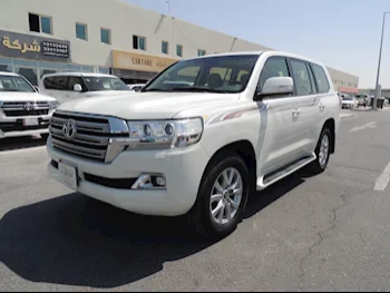 Toyota  Land Cruiser  GXR  2017  Automatic  326,000 Km  6 Cylinder  Four Wheel Drive (4WD)  SUV  White