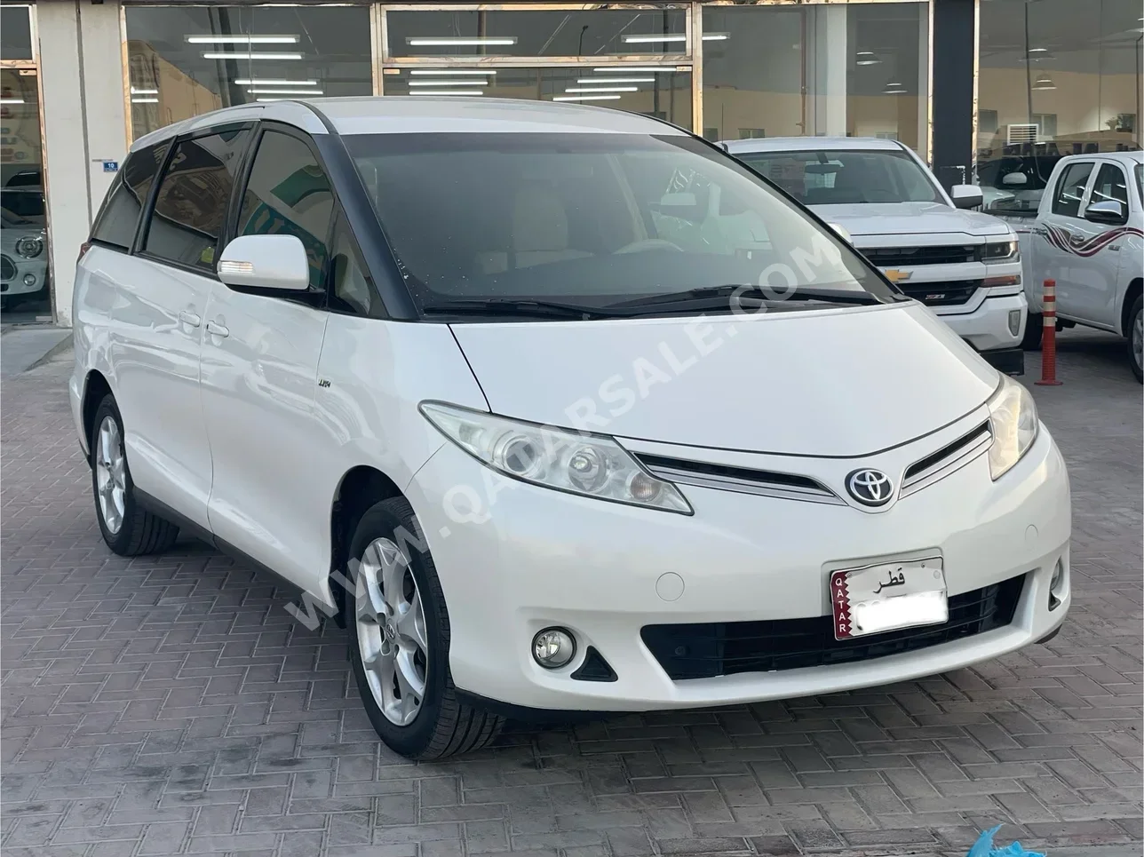 Toyota  Previa  2014  Automatic  200,000 Km  4 Cylinder  Front Wheel Drive (FWD)  Van / Bus  White