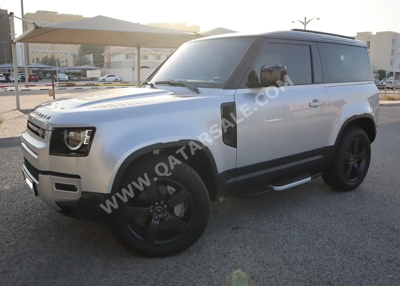 Land Rover  Defender  90 HSE  2022  Automatic  25,000 Km  6 Cylinder  Four Wheel Drive (4WD)  SUV  Silver  With Warranty