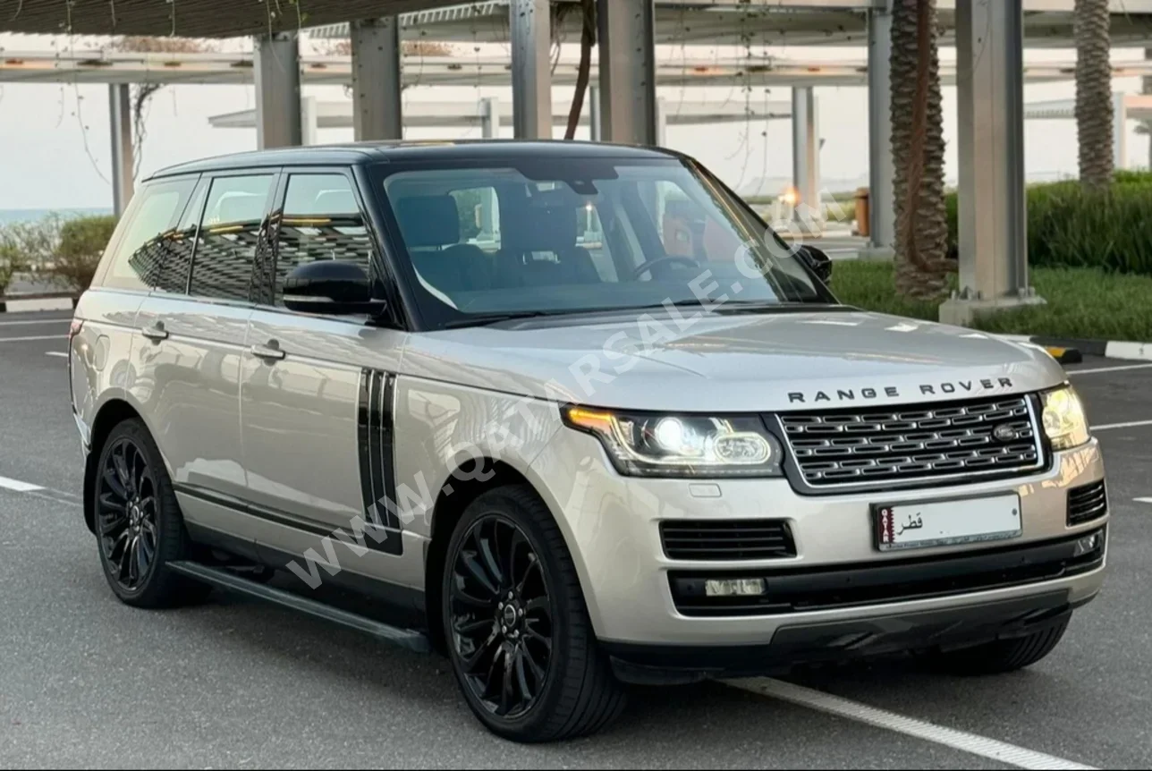 Land Rover  Range Rover  Vogue  2015  Automatic  139,000 Km  8 Cylinder  Four Wheel Drive (4WD)  SUV  Silver