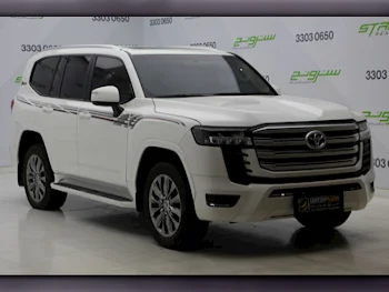 Toyota  Land Cruiser  GXR Twin Turbo  2022  Automatic  82,000 Km  6 Cylinder  Four Wheel Drive (4WD)  SUV  White  With Warranty