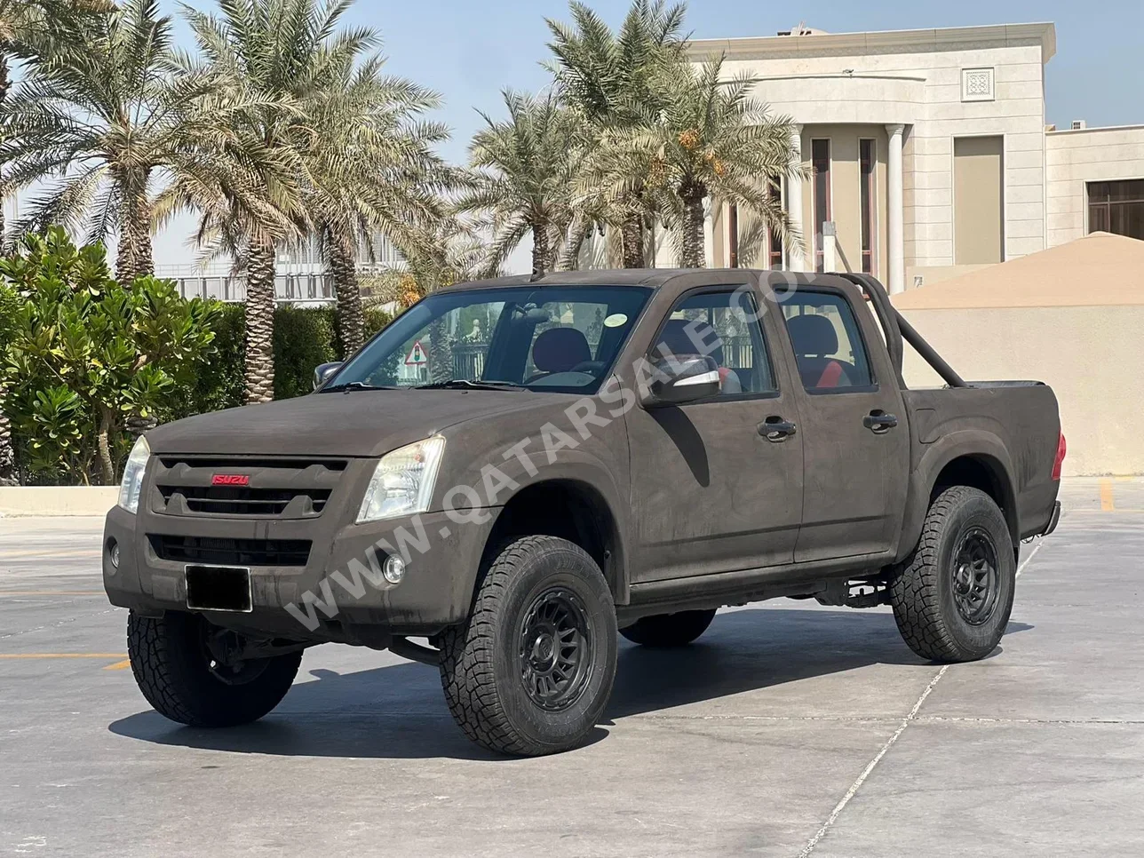 Isuzu  D-Max  2012  Manual  102,000 Km  4 Cylinder  Rear Wheel Drive (RWD)  Pick Up  Gray