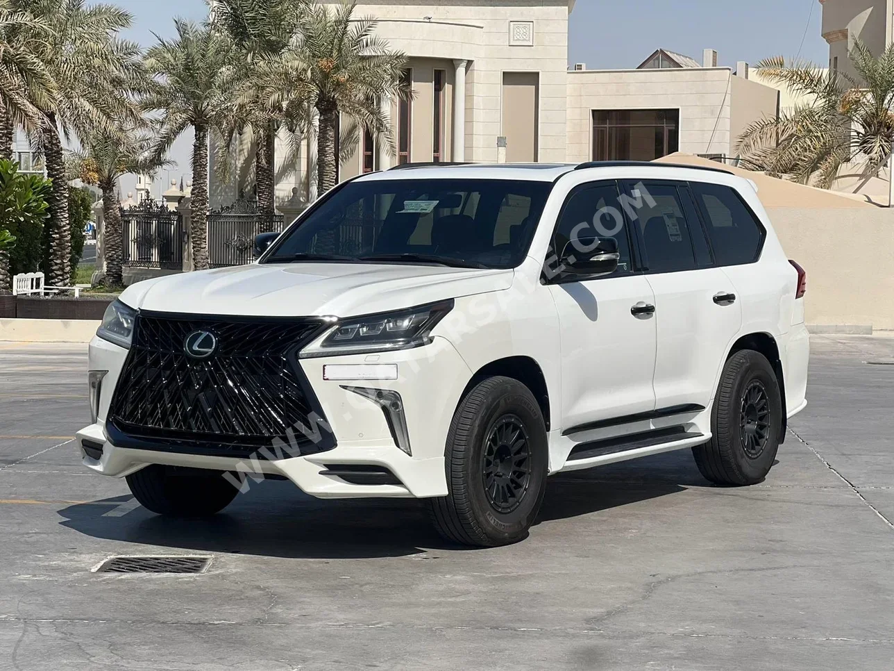 Lexus  LX  570 S  2016  Automatic  199,000 Km  8 Cylinder  Four Wheel Drive (4WD)  SUV  White