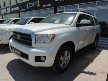 Toyota  Sequoia  SR5  2016  Automatic  240,000 Km  8 Cylinder  Four Wheel Drive (4WD)  SUV  White