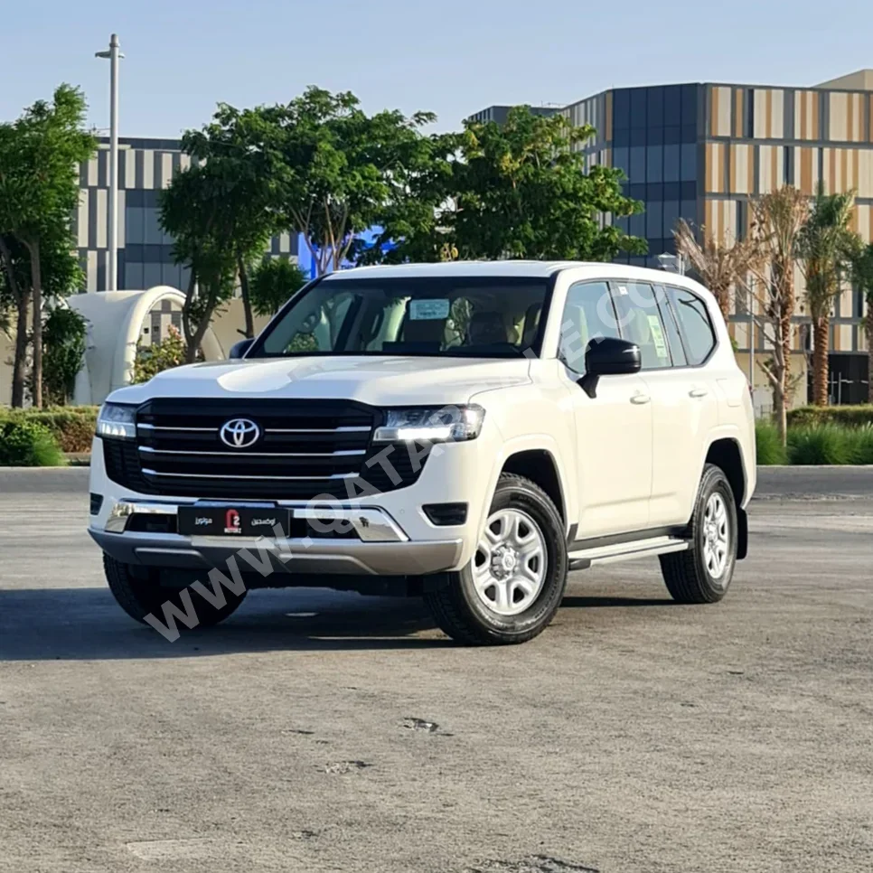  Toyota  Land Cruiser  GX  2023  Automatic  28,000 Km  6 Cylinder  Four Wheel Drive (4WD)  SUV  White  With Warranty