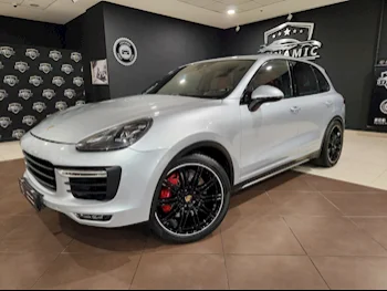 Porsche  Cayenne  Turbo  2015  Automatic  102,000 Km  8 Cylinder  Four Wheel Drive (4WD)  SUV  White  With Warranty