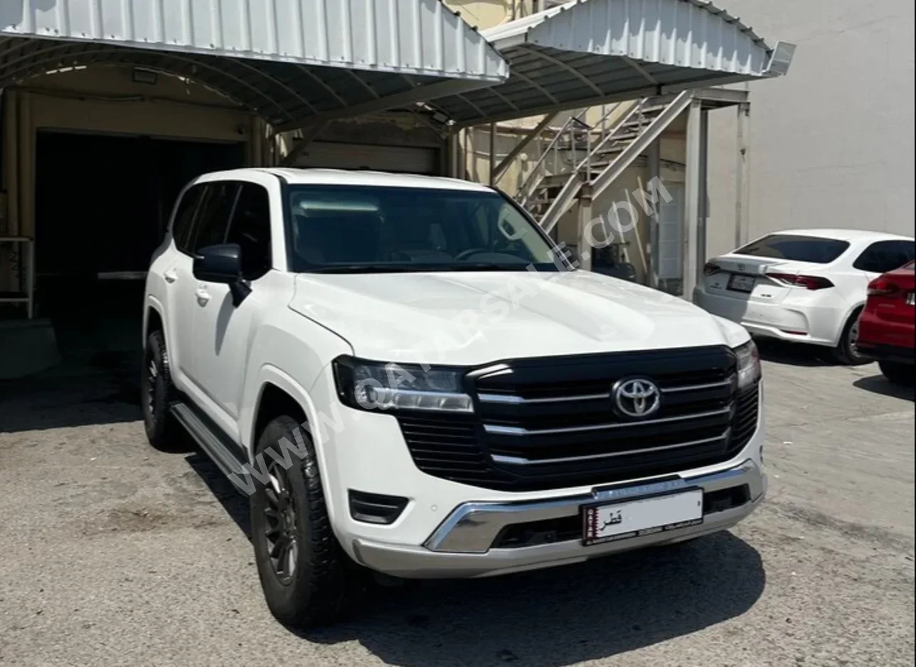 Toyota  Land Cruiser  GX  2022  Automatic  74,000 Km  6 Cylinder  Four Wheel Drive (4WD)  SUV  White