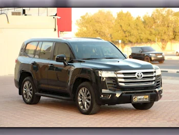 Toyota  Land Cruiser  GXR Twin Turbo  2022  Automatic  33,800 Km  6 Cylinder  Four Wheel Drive (4WD)  SUV  Black  With Warranty