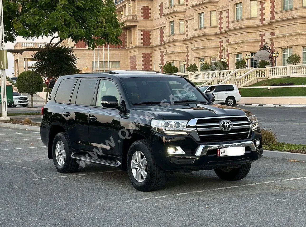 Toyota  Land Cruiser  GXR  2020  Automatic  181,000 Km  6 Cylinder  Four Wheel Drive (4WD)  SUV  Black