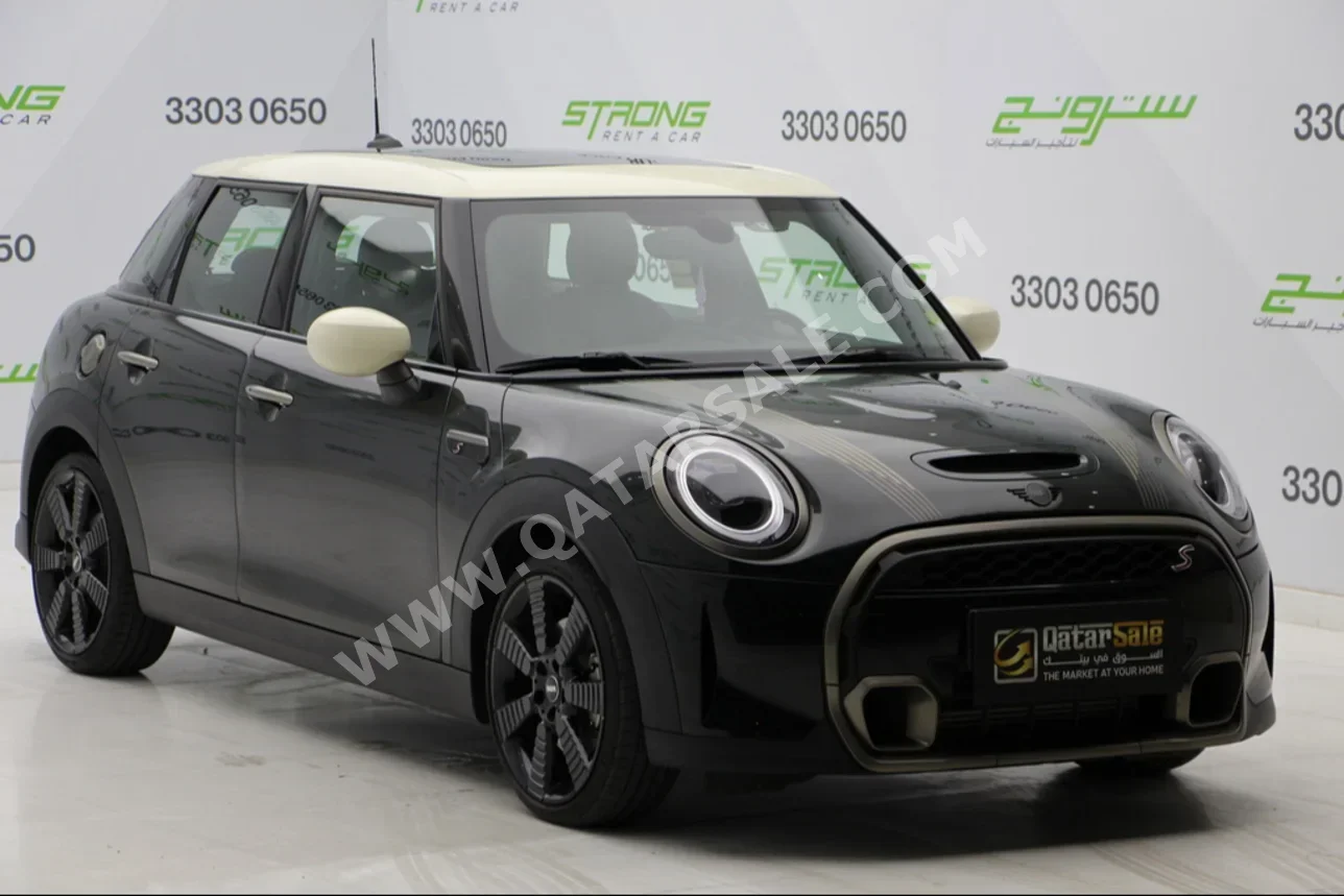 Mini  Cooper  S  2023  Automatic  35,000 Km  4 Cylinder  Front Wheel Drive (FWD)  Hatchback  Green  With Warranty