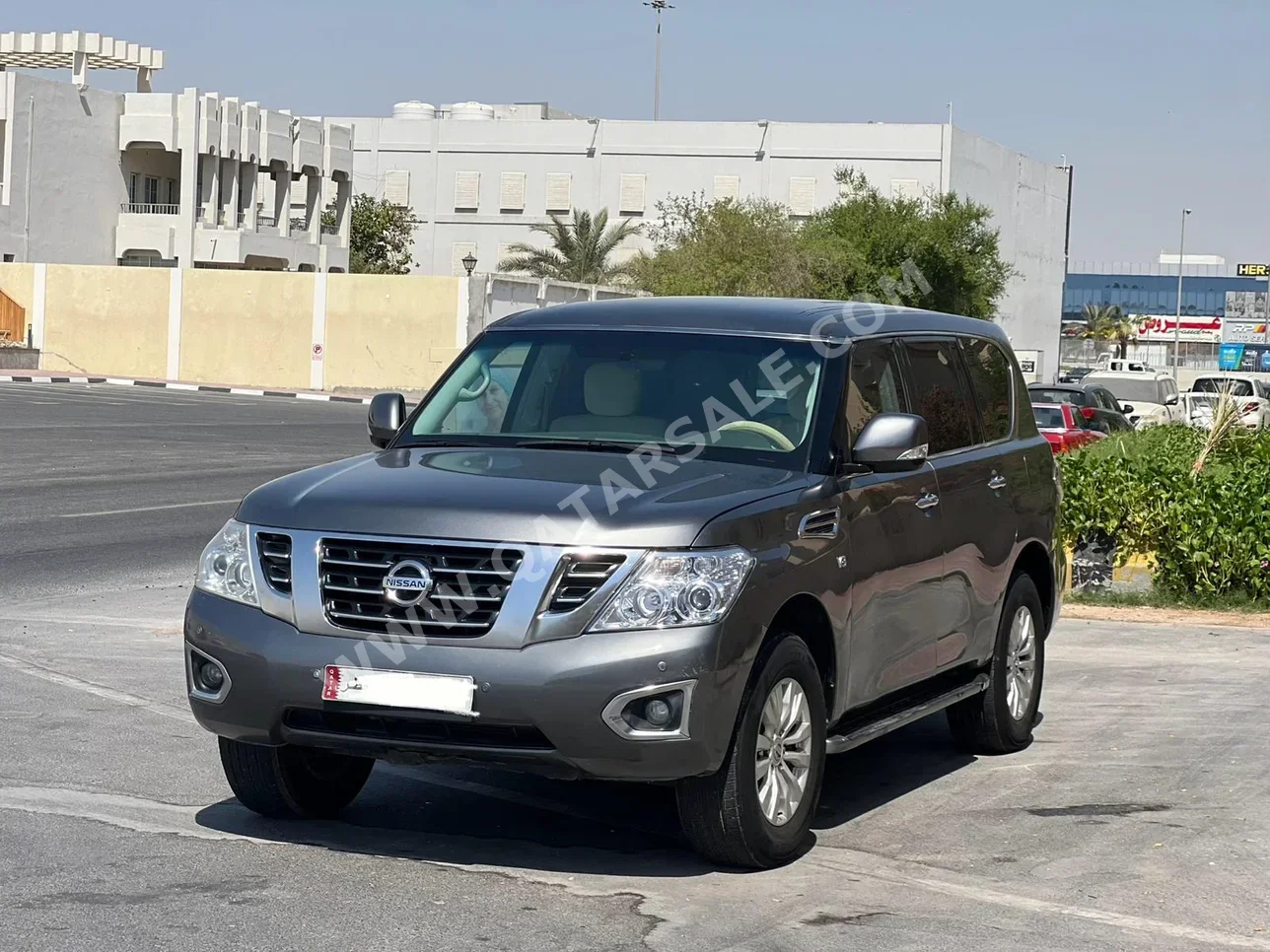 Nissan  Patrol  SE  2016  Automatic  200,000 Km  8 Cylinder  Four Wheel Drive (4WD)  SUV  Gray