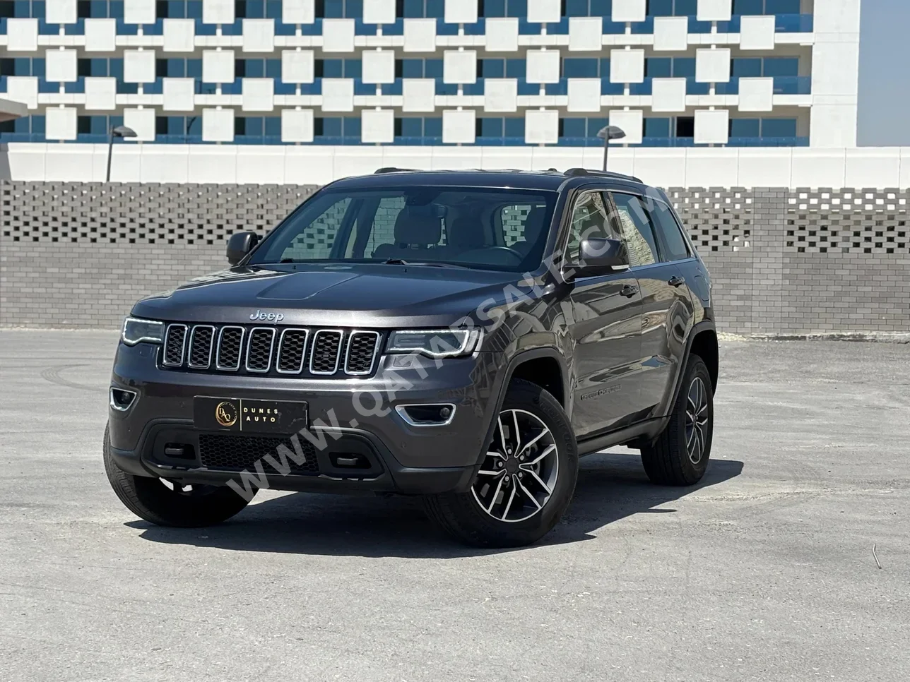 Jeep  Grand Cherokee  Laredo  2021  Automatic  64,000 Km  6 Cylinder  Four Wheel Drive (4WD)  SUV  Gray  With Warranty