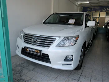 Lexus  LX  570  2011  Automatic  215,000 Km  8 Cylinder  Four Wheel Drive (4WD)  SUV  White