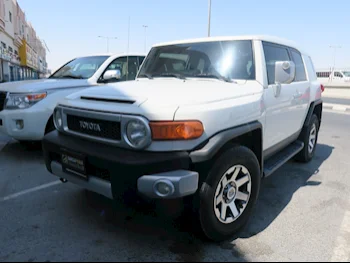 Toyota  FJ Cruiser  2015  Automatic  181,000 Km  6 Cylinder  Four Wheel Drive (4WD)  SUV  White