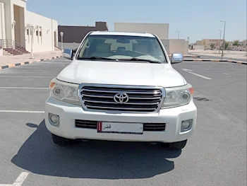 Toyota  Land Cruiser  GXR  2013  Automatic  520,000 Km  8 Cylinder  Four Wheel Drive (4WD)  SUV  Pearl