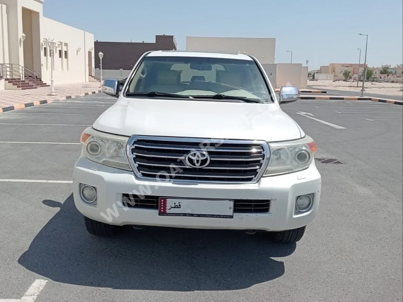 Toyota  Land Cruiser  GXR  2013  Automatic  520,000 Km  8 Cylinder  Four Wheel Drive (4WD)  SUV  Pearl