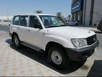 Toyota  Land Cruiser  G  2002  Manual  401,000 Km  6 Cylinder  Four Wheel Drive (4WD)  SUV  White