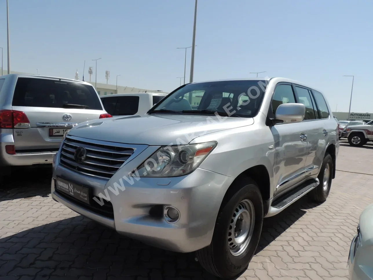 Lexus  LX  570  2011  Automatic  353,000 Km  8 Cylinder  Four Wheel Drive (4WD)  SUV  Silver