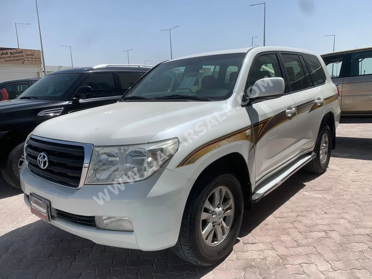 Toyota  Land Cruiser  GX  2010  Automatic  414,000 Km  6 Cylinder  Four Wheel Drive (4WD)  SUV  White