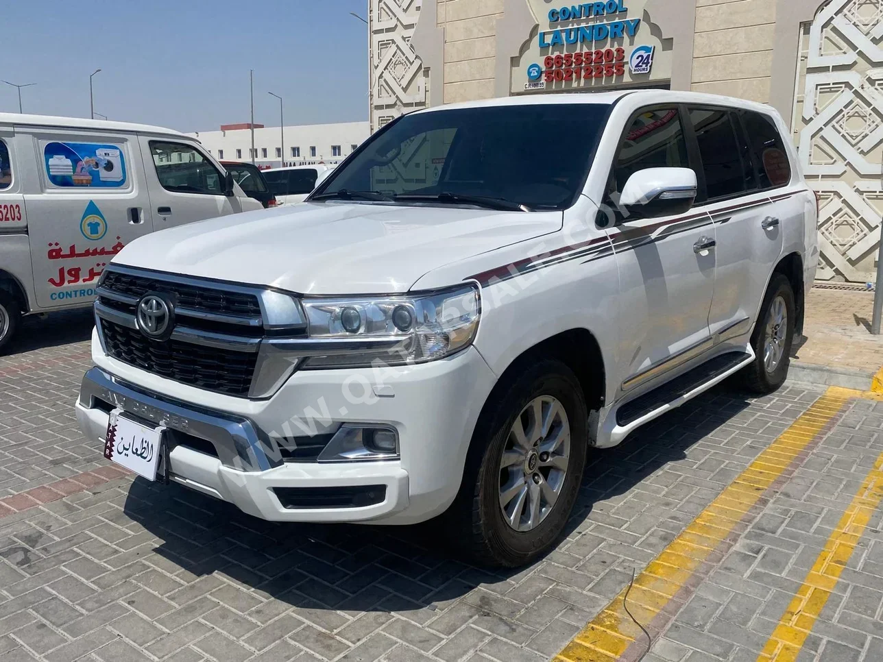 Toyota  Land Cruiser  GXR  2018  Automatic  89,000 Km  8 Cylinder  Four Wheel Drive (4WD)  SUV  White