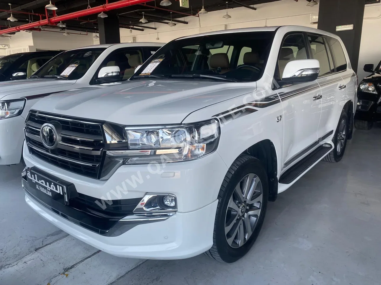 Toyota  Land Cruiser  VXR  2019  Automatic  179,000 Km  8 Cylinder  Four Wheel Drive (4WD)  SUV  White