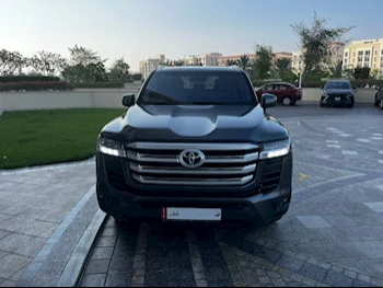  Toyota  Land Cruiser  GXR Twin Turbo  2022  Automatic  49,500 Km  6 Cylinder  Four Wheel Drive (4WD)  SUV  Dark Gray  With Warranty