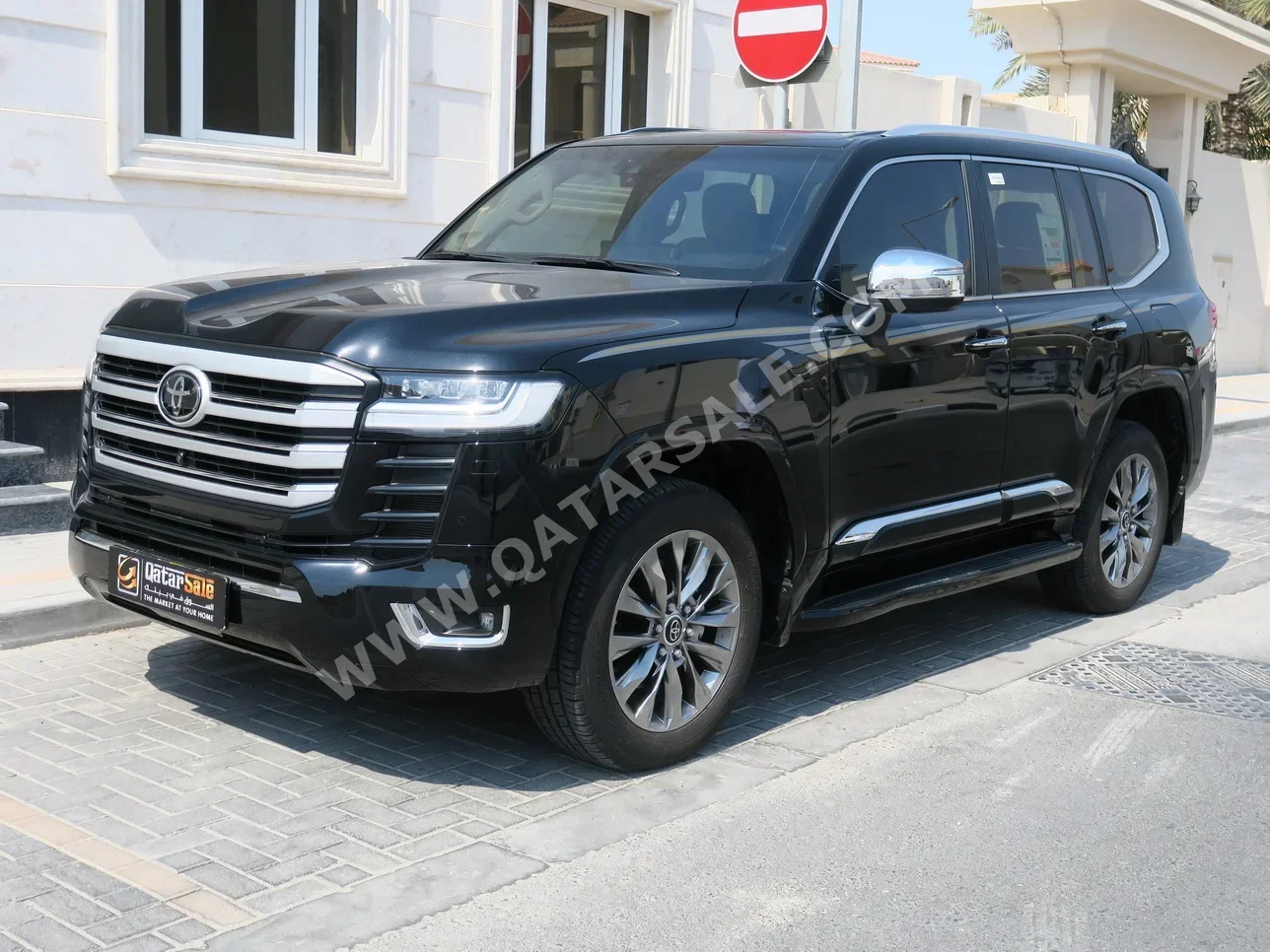 Toyota  Land Cruiser  VXR Twin Turbo  2024  Automatic  9,500 Km  6 Cylinder  Four Wheel Drive (4WD)  SUV  Black  With Warranty