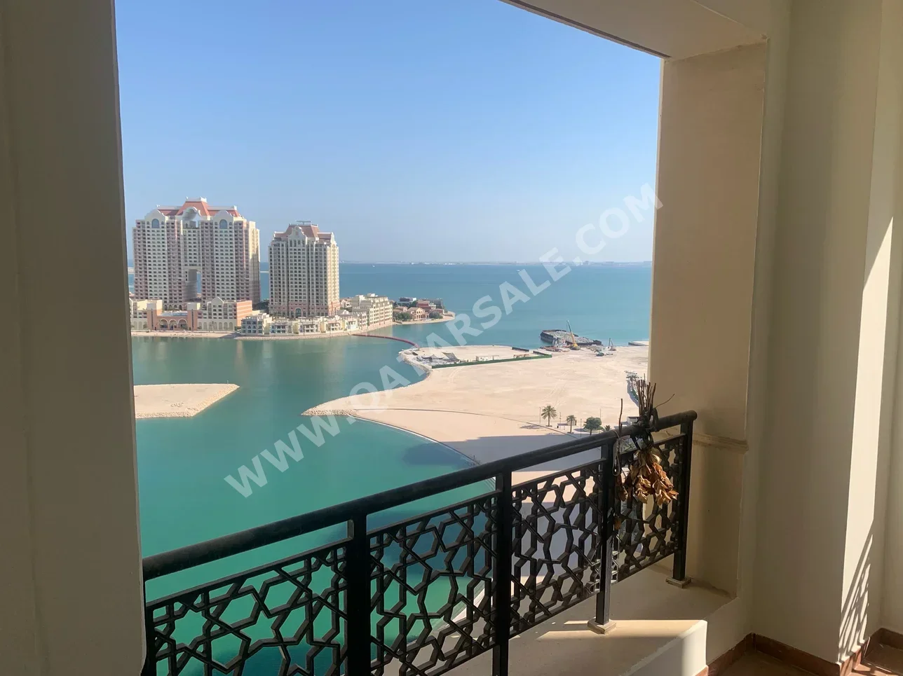 1 Bedrooms  Studio  For Rent  in Doha -  The Pearl  Fully Furnished