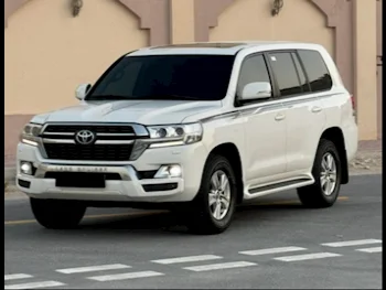 Toyota  Land Cruiser  GXR  2021  Automatic  142,000 Km  6 Cylinder  Four Wheel Drive (4WD)  SUV  White