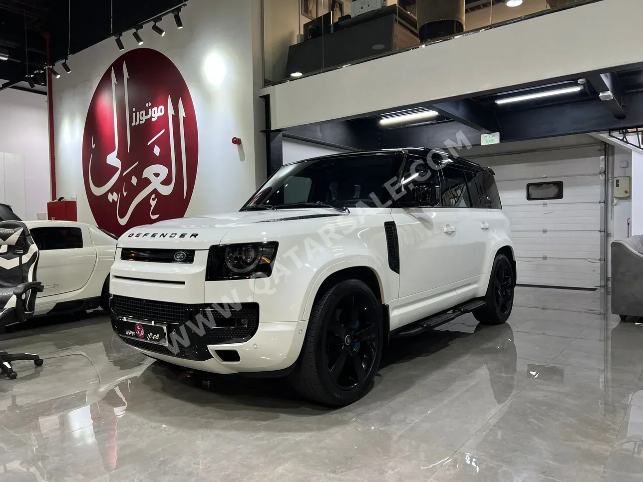  Land Rover  Defender  110 HSE  2023  Automatic  100,000 Km  6 Cylinder  Four Wheel Drive (4WD)  SUV  White  With Warranty