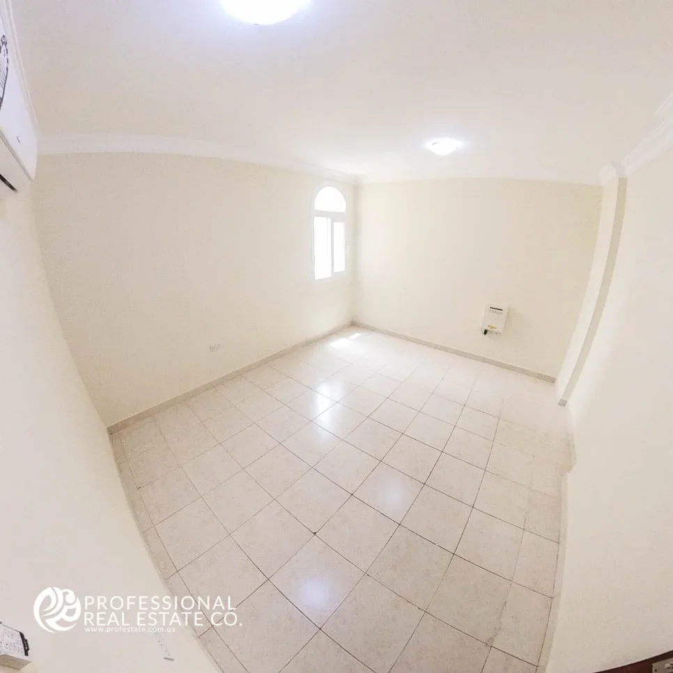 3 Bedrooms  Apartment  in Doha -  Rawdat Al Khail  Not Furnished