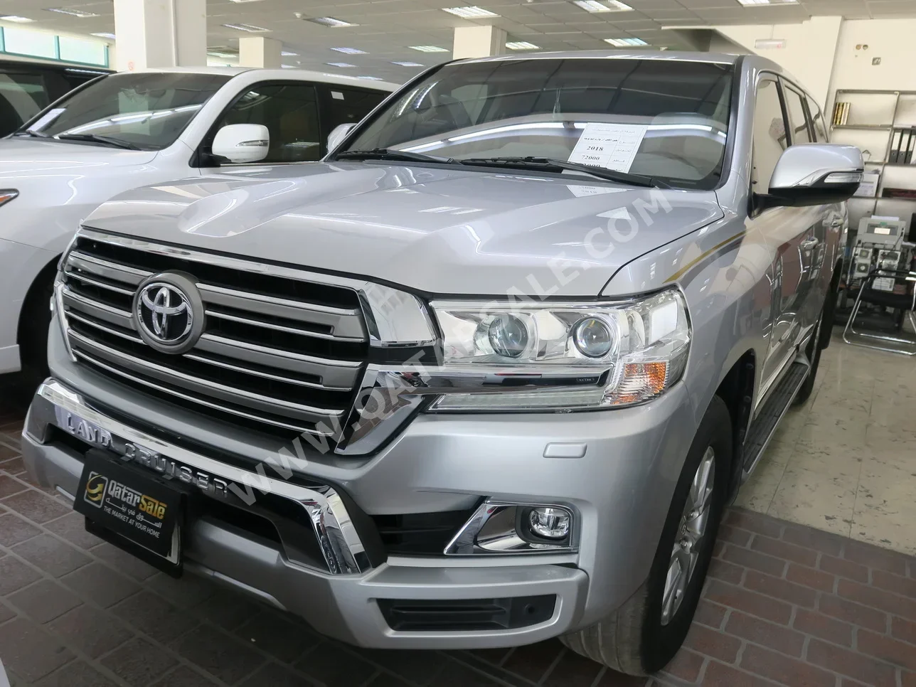 Toyota  Land Cruiser  GXR  2018  Automatic  72,000 Km  8 Cylinder  Four Wheel Drive (4WD)  SUV  Silver