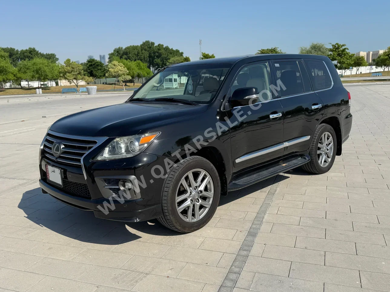 Lexus  LX  570  2015  Automatic  199,000 Km  8 Cylinder  Four Wheel Drive (4WD)  SUV  Black