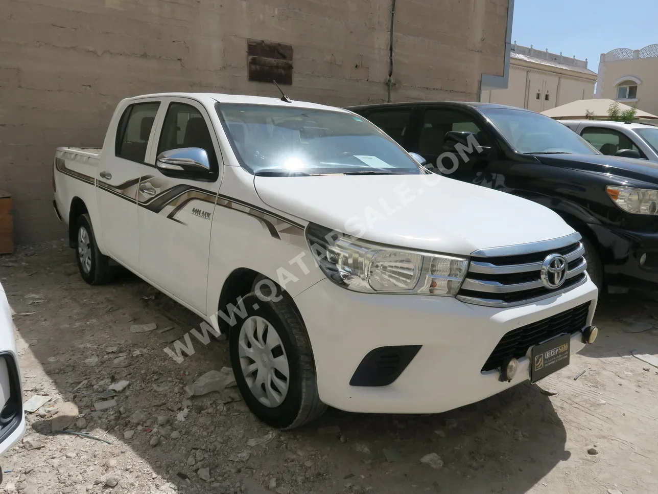 Toyota  Hilux  2020  Manual  128,000 Km  4 Cylinder  Rear Wheel Drive (RWD)  Pick Up  White