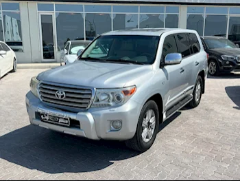 Toyota  Land Cruiser  VXR  2012  Automatic  209,000 Km  8 Cylinder  Four Wheel Drive (4WD)  SUV  Silver