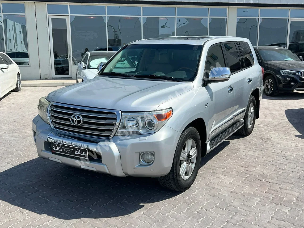 Toyota  Land Cruiser  VXR  2012  Automatic  209,000 Km  8 Cylinder  Four Wheel Drive (4WD)  SUV  Silver