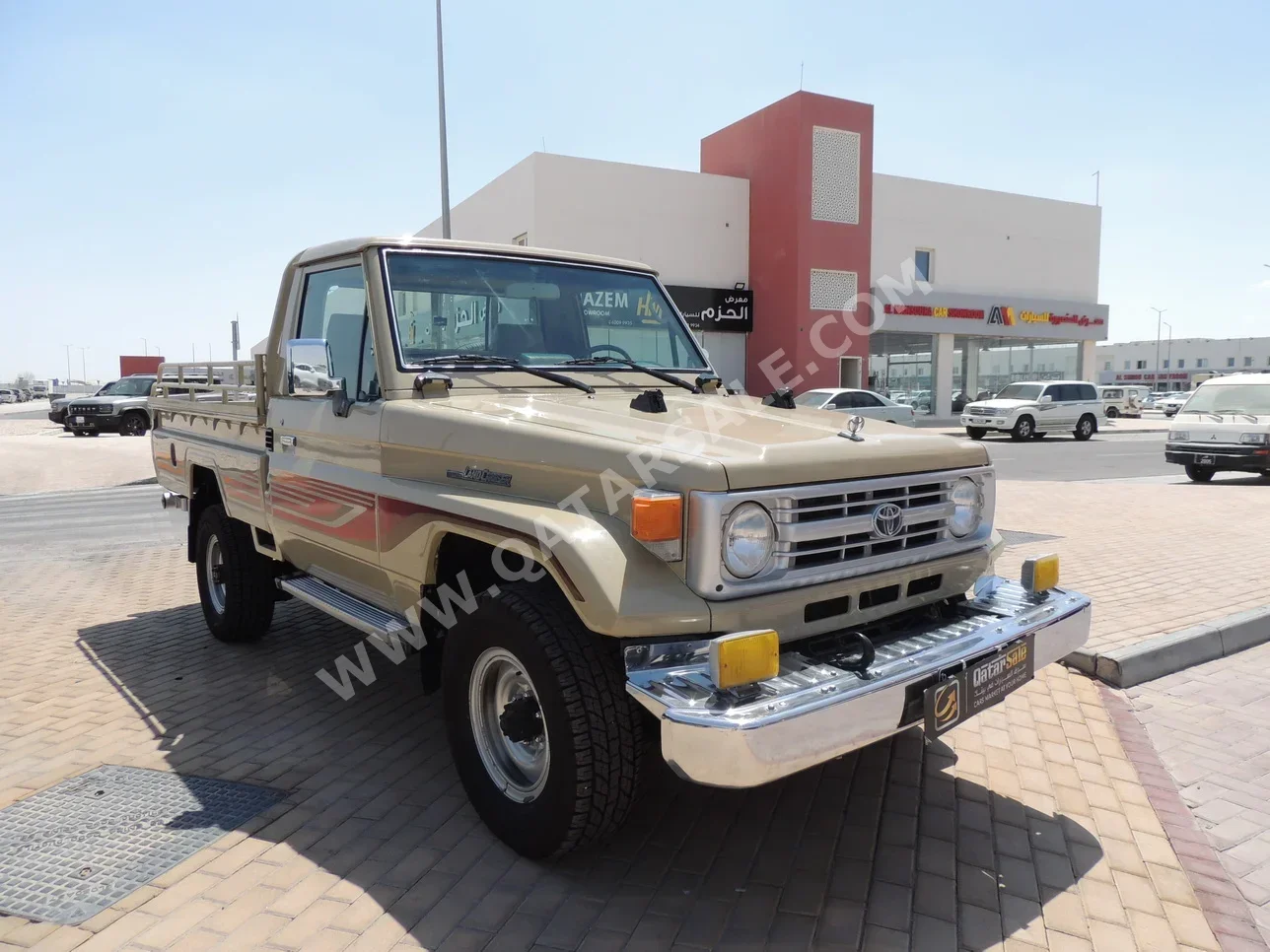 Toyota  Land Cruiser  LX  1997  Manual  28,000 Km  6 Cylinder  Four Wheel Drive (4WD)  Pick Up  Beige