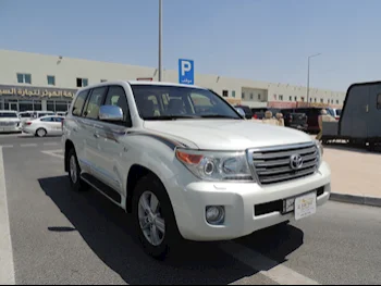 Toyota  Land Cruiser  VXR  2013  Automatic  313,000 Km  8 Cylinder  Four Wheel Drive (4WD)  SUV  White