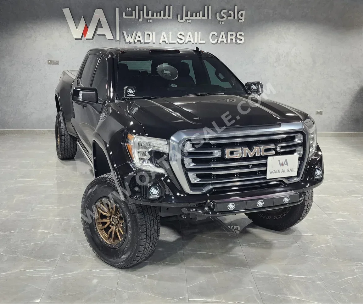 GMC  Sierra  AT4  2020  Automatic  115,000 Km  8 Cylinder  Four Wheel Drive (4WD)  Pick Up  Black