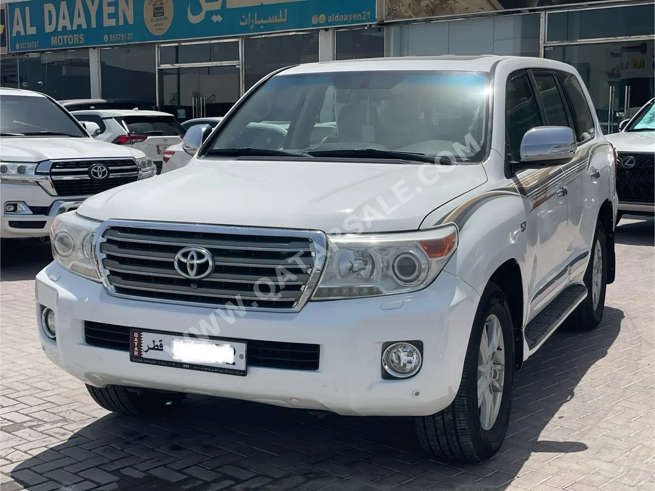 Toyota  Land Cruiser  VXR  2013  Automatic  442,000 Km  8 Cylinder  Four Wheel Drive (4WD)  SUV  White