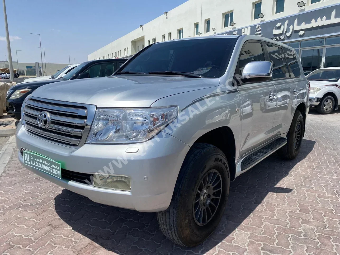 Toyota  Land Cruiser  VXR  2010  Automatic  414,000 Km  8 Cylinder  Four Wheel Drive (4WD)  SUV  Silver