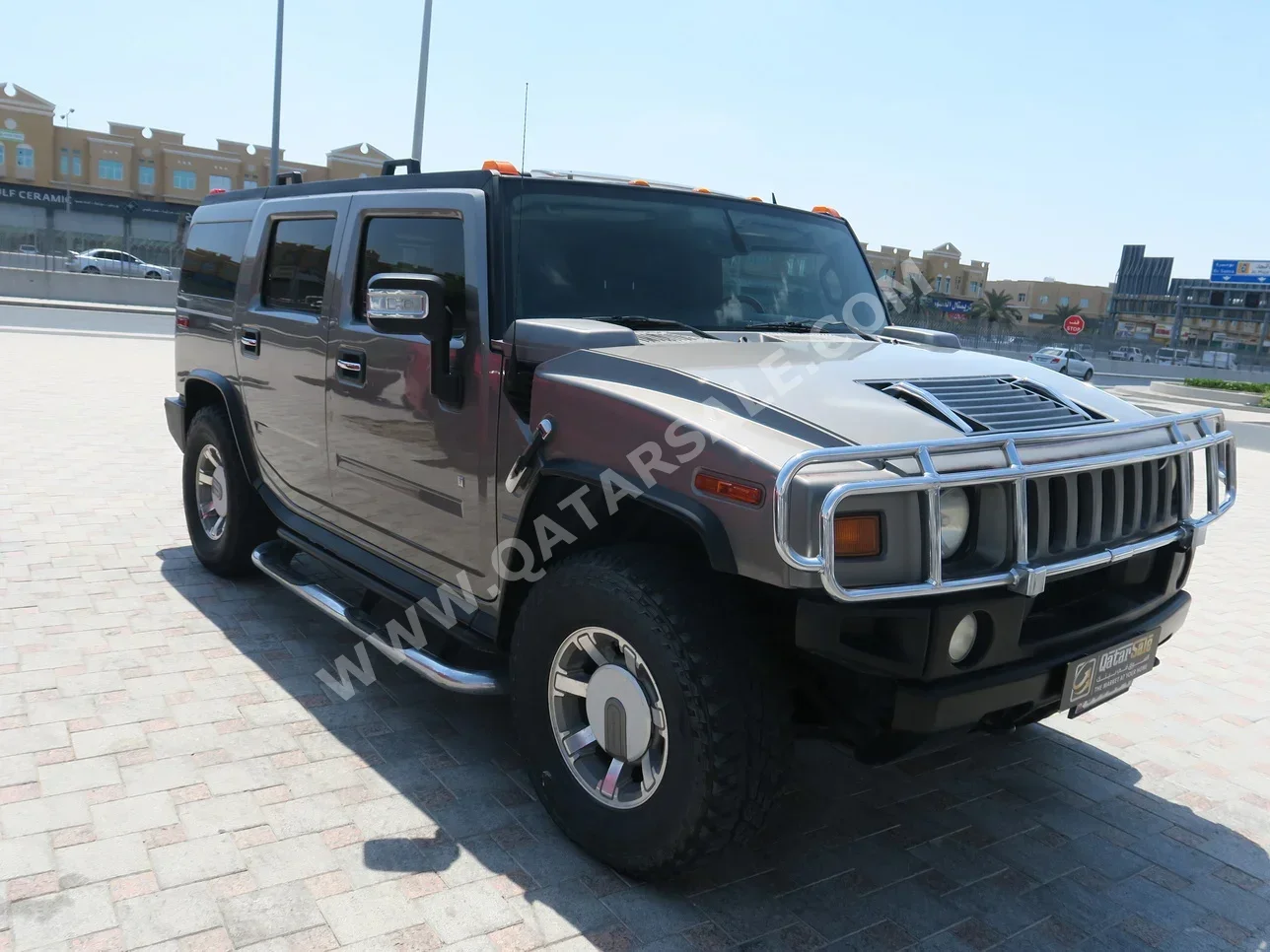 Hummer  H2  2008  Automatic  200,000 Km  8 Cylinder  Four Wheel Drive (4WD)  SUV  Gray