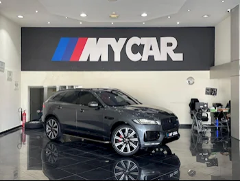 Jaguar  F-Pace  S  2017  Automatic  144٬000 Km  6 Cylinder  All Wheel Drive (AWD)  SUV  Gray