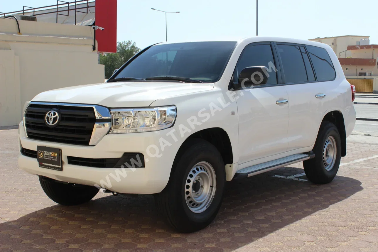 Toyota  Land Cruiser  GX  2020  Manual  81,000 Km  6 Cylinder  Four Wheel Drive (4WD)  SUV  White  With Warranty