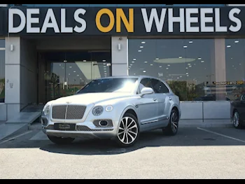 Bentley  Bentayga  2017  Automatic  207,000 Km  12 Cylinder  Four Wheel Drive (4WD)  SUV  Silver