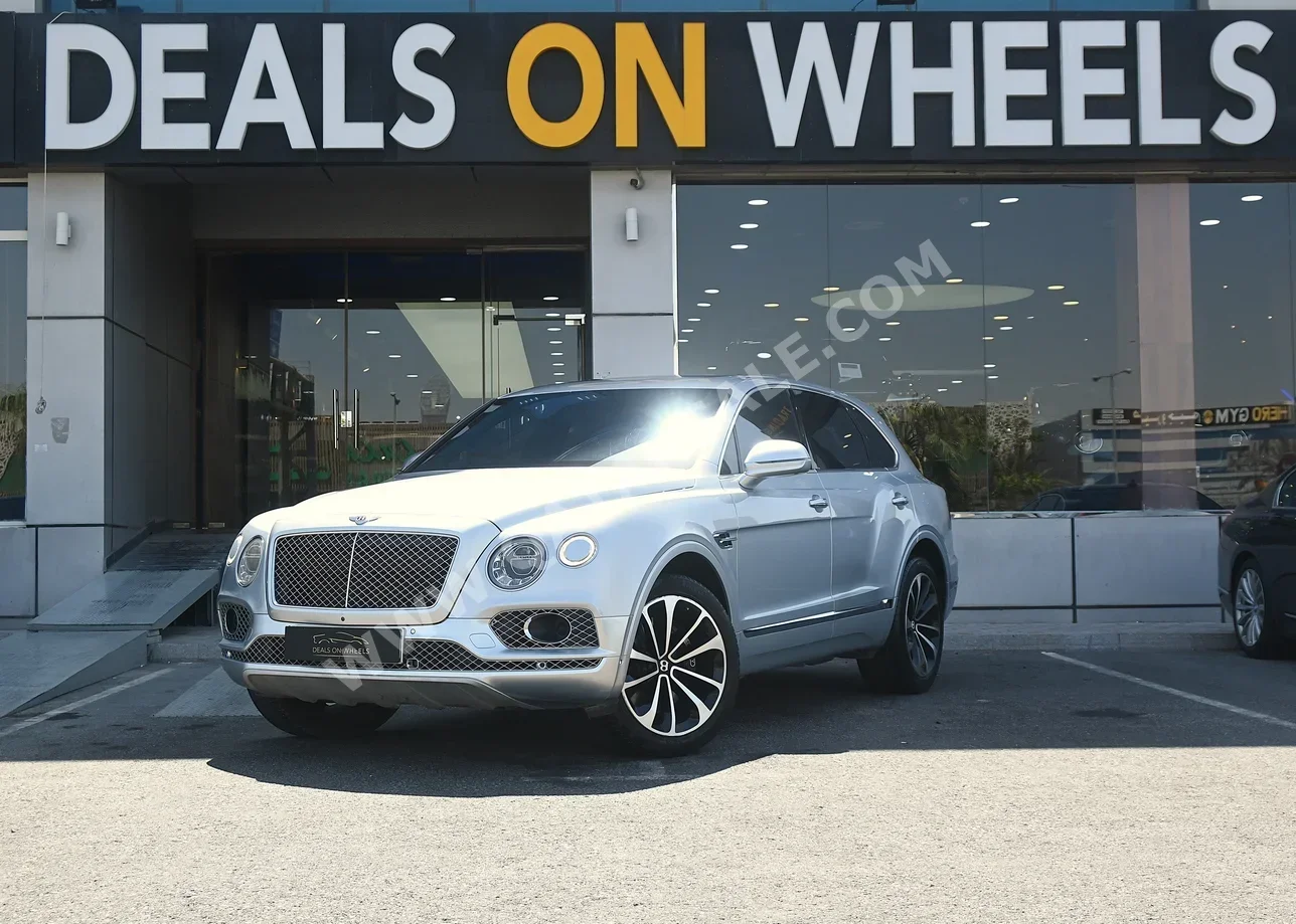 Bentley  Bentayga  2017  Automatic  207,000 Km  12 Cylinder  Four Wheel Drive (4WD)  SUV  Silver